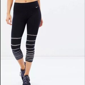 NIKE LEGEND TIGHT BURNOUT DRI FIT TRAINING CAPRIS XS/S